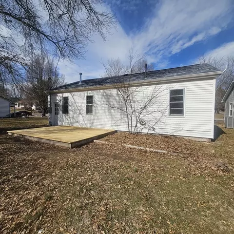Exterior - 1005 Pace Ave, Mount Vernon, IL 62864 photo 7 of 8