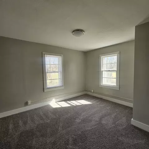 Bedroom - 1005 Pace Ave, Mount Vernon, IL 62864 photo 2 of 5