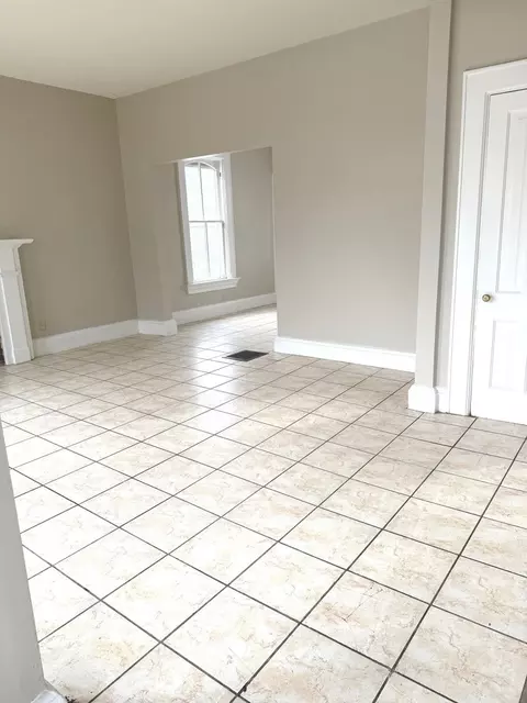 371-373 Cedar St, Aurora, IL 60506 photo 5