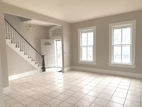 371-373 Cedar St, Aurora, IL 60506 photo 2