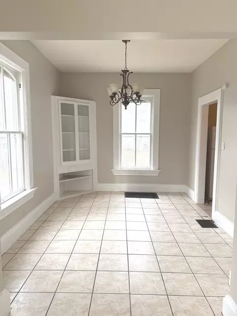 371-373 Cedar St, Aurora, IL 60506 photo 9