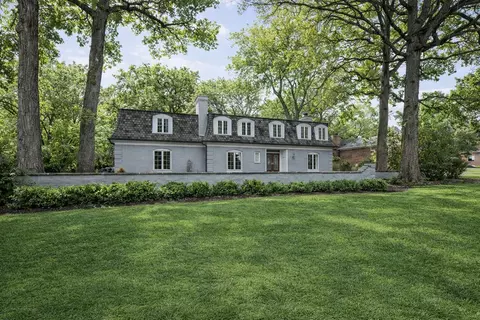 528 Linden Ave, Lake Forest, IL 60045