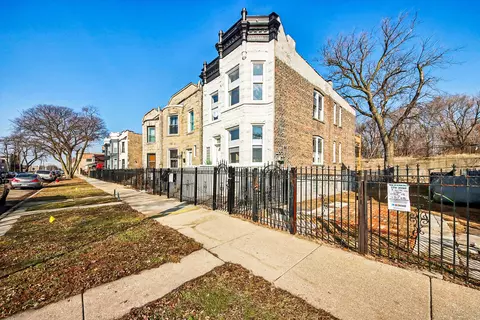 3918 W Fillmore St, Chicago, IL 60624