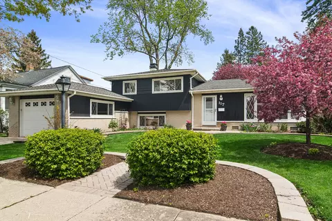 117 N Maple St, Palatine, IL 60067