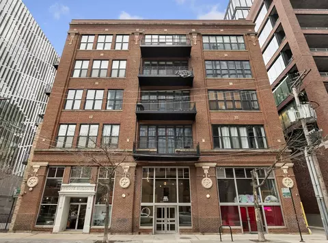 215 N Aberdeen St #B401, Chicago, IL 60607