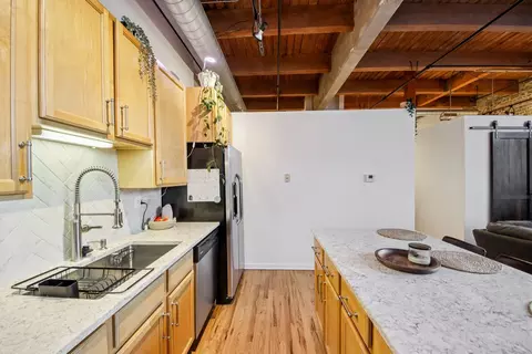 Kitchen - 215 N Aberdeen St #B401, Chicago, IL 60607 photo 3 of 3