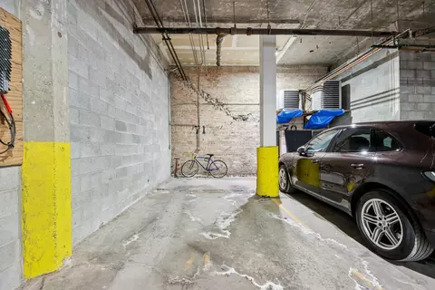 Exterior - 215 N Aberdeen St #B401, Chicago, IL 60607 photo 2 of 2