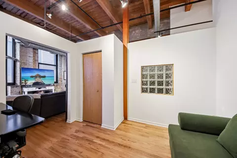 Other - 215 N Aberdeen St #B401, Chicago, IL 60607 photo 2 of 5