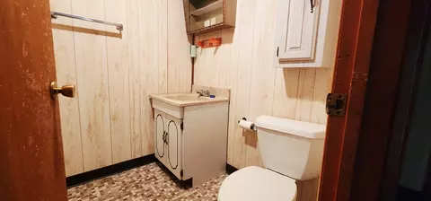 Bath - 3420 Cardinal Ln, Morris, IL 60450 photo 3 of 3
