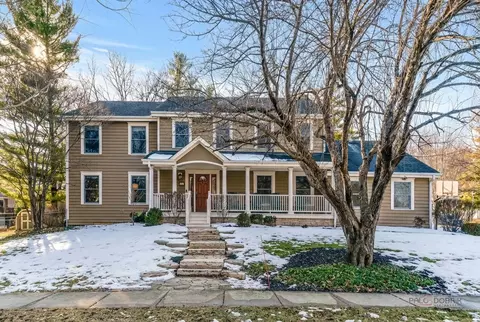 331 E Winchester Rd, Libertyville, IL 60048