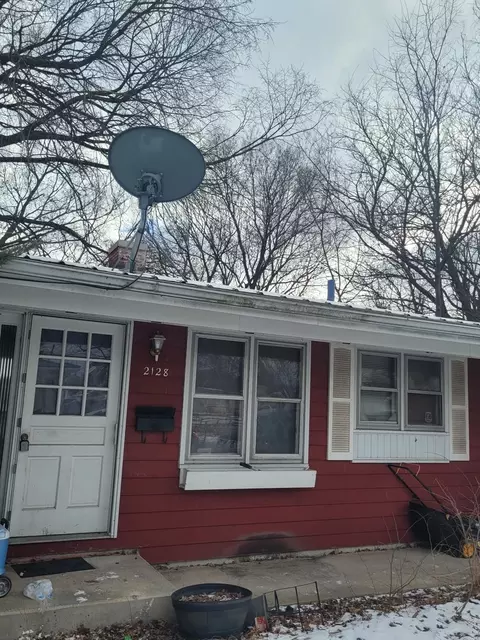 2128 State St, Peru, IL 61354