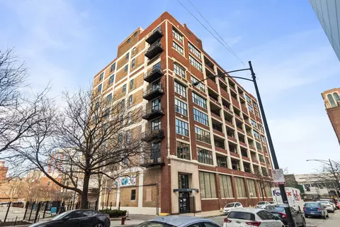 320 E 21st St #606, Chicago, IL 60616