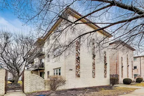 5729 W 63rd St #3N, Chicago, IL 60638