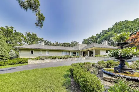 6500 Shady Ln, Burr Ridge, IL 60527