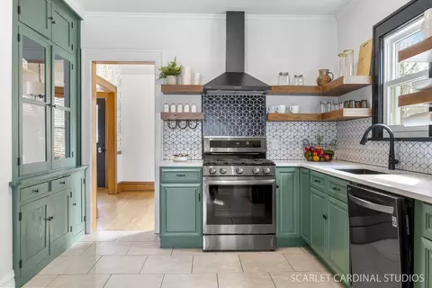Kitchen - 524 Western Ave, Wheaton, IL 60187 photo 2 of 3
