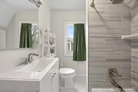 Bath - 524 Western Ave, Wheaton, IL 60187 photo 2 of 2