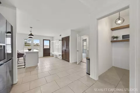 Entry Way - 524 Western Ave, Wheaton, IL 60187 photo 3 of 4