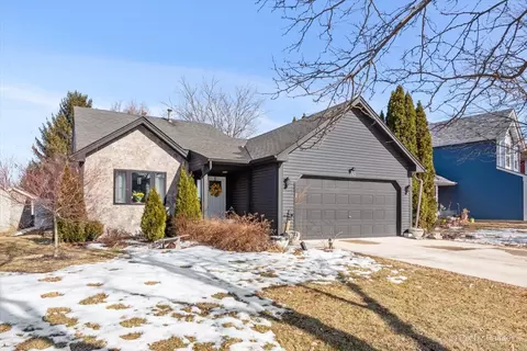 Exterior - 1182 Concord Dr, Elgin, IL 60120 photo 2 of 7