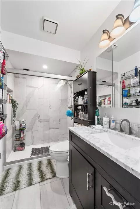 Bath - 1182 Concord Dr, Elgin, IL 60120 photo 1 of 3