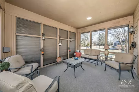 Exterior - 1127 Thunderbird Ln, Naperville, IL 60563 photo 6 of 9