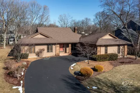 1127 Thunderbird Ln, Naperville, IL 60563