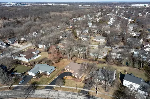 View/Area - 1127 Thunderbird Ln, Naperville, IL 60563 photo 4 of 8