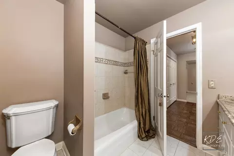 Bath - 1127 Thunderbird Ln, Naperville, IL 60563 photo 3 of 3