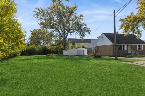 Exterior - 7705 Columbia Dr, Bridgeview, IL 60455 photo 5 of 5