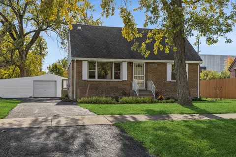 7705 Columbia Dr, Bridgeview, IL 60455