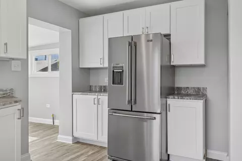Kitchen - 7705 Columbia Dr, Bridgeview, IL 60455 photo 5 of 5