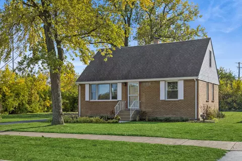 Exterior - 7705 Columbia Dr, Bridgeview, IL 60455 photo 2 of 5