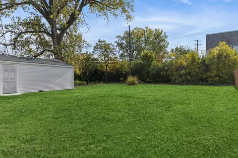 Exterior - 7705 Columbia Dr, Bridgeview, IL 60455 photo 4 of 5