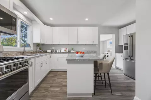 Kitchen - 7705 Columbia Dr, Bridgeview, IL 60455 photo 1 of 5