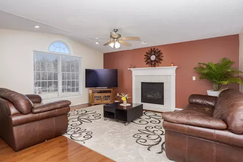 Living - 2884 Three Eagles St, Normal, IL 61761 photo 2 of 3