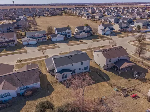 View/Area - 2884 Three Eagles St, Normal, IL 61761 photo 4 of 5