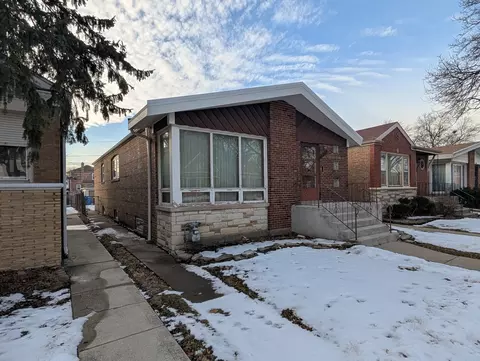 8212 S Colfax Ave, Chicago, IL 60617