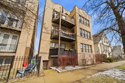 2140 W Addison St #1D, Chicago, IL 60618