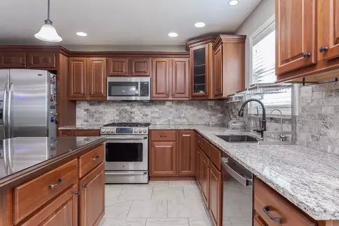 Kitchen - 2501 Fieldstone Ct, Normal, IL 61761 photo 2 of 5