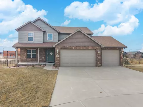 Exterior - 2501 Fieldstone Ct, Normal, IL 61761 photo 7 of 7