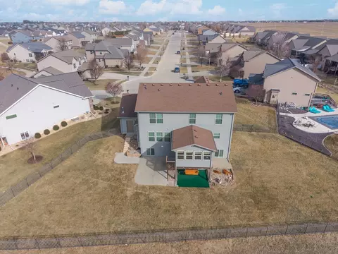 View/Area - 2501 Fieldstone Ct, Normal, IL 61761 photo 3 of 8