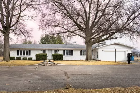 100 S Westview Dr, Pontiac, IL 61764