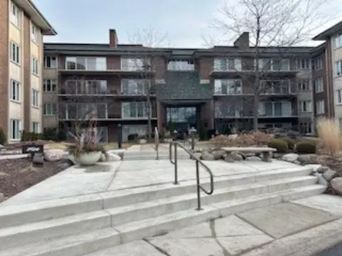 5 Oak Brook Club Dr #S205, Oak Brook, IL 60523
