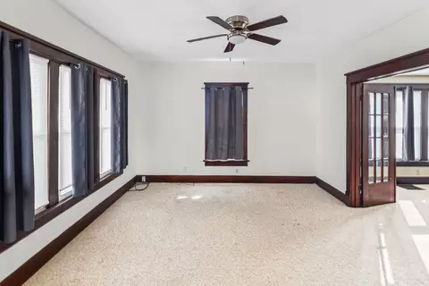 Living - 527 E 4th St, Centralia, IL 62801 photo 4 of 4