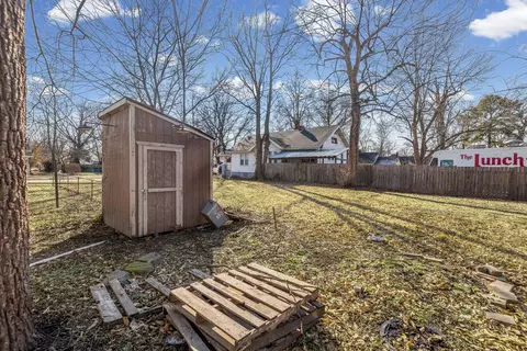 Exterior - 527 E 4th St, Centralia, IL 62801 photo 1 of 2