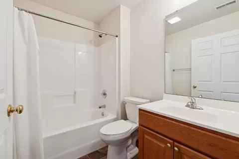 Bath - 1699 E Lomar St #0, Eldridge, IA 52748 photo 2 of 2