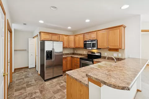 Kitchen - 1699 E Lomar St #0, Eldridge, IA 52748 photo 1 of 3