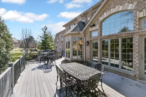 Exterior - 519 Litchfield Ln, Bartlett, IL 60103 photo 3 of 6