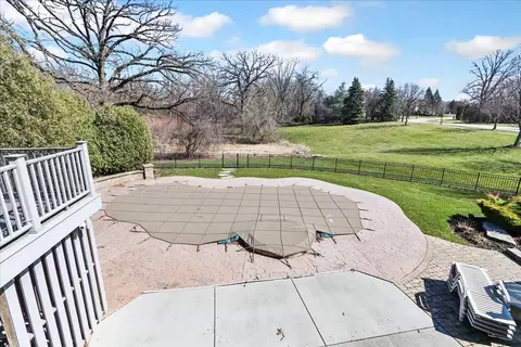 Exterior - 519 Litchfield Ln, Bartlett, IL 60103 photo 4 of 6