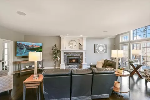 Living - 519 Litchfield Ln, Bartlett, IL 60103 photo 3 of 6