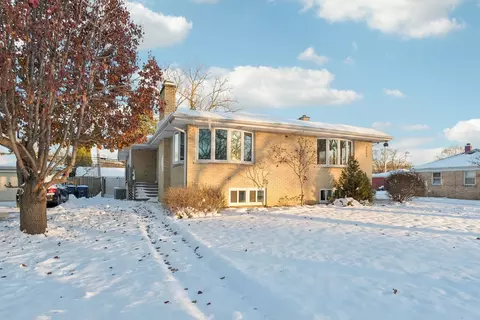 2945 S Scott St, Des Plaines, IL 60018